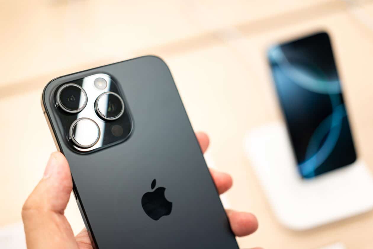 Oferta: iPhone 16 Pro (128GB) com 33% de desconto!