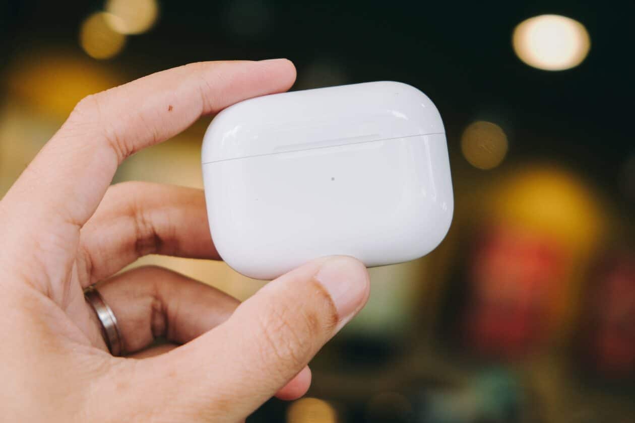 Apple dá indícios da chegada dos “AirPods Pro 3” e do “AirTag 2”
