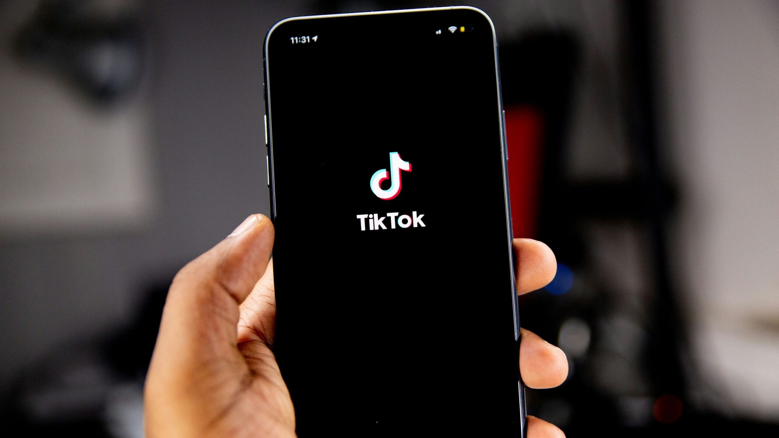 TikTok anuncia o AI Alive, ferramenta de IA para criar vídeos a partir de imagens estáticas
