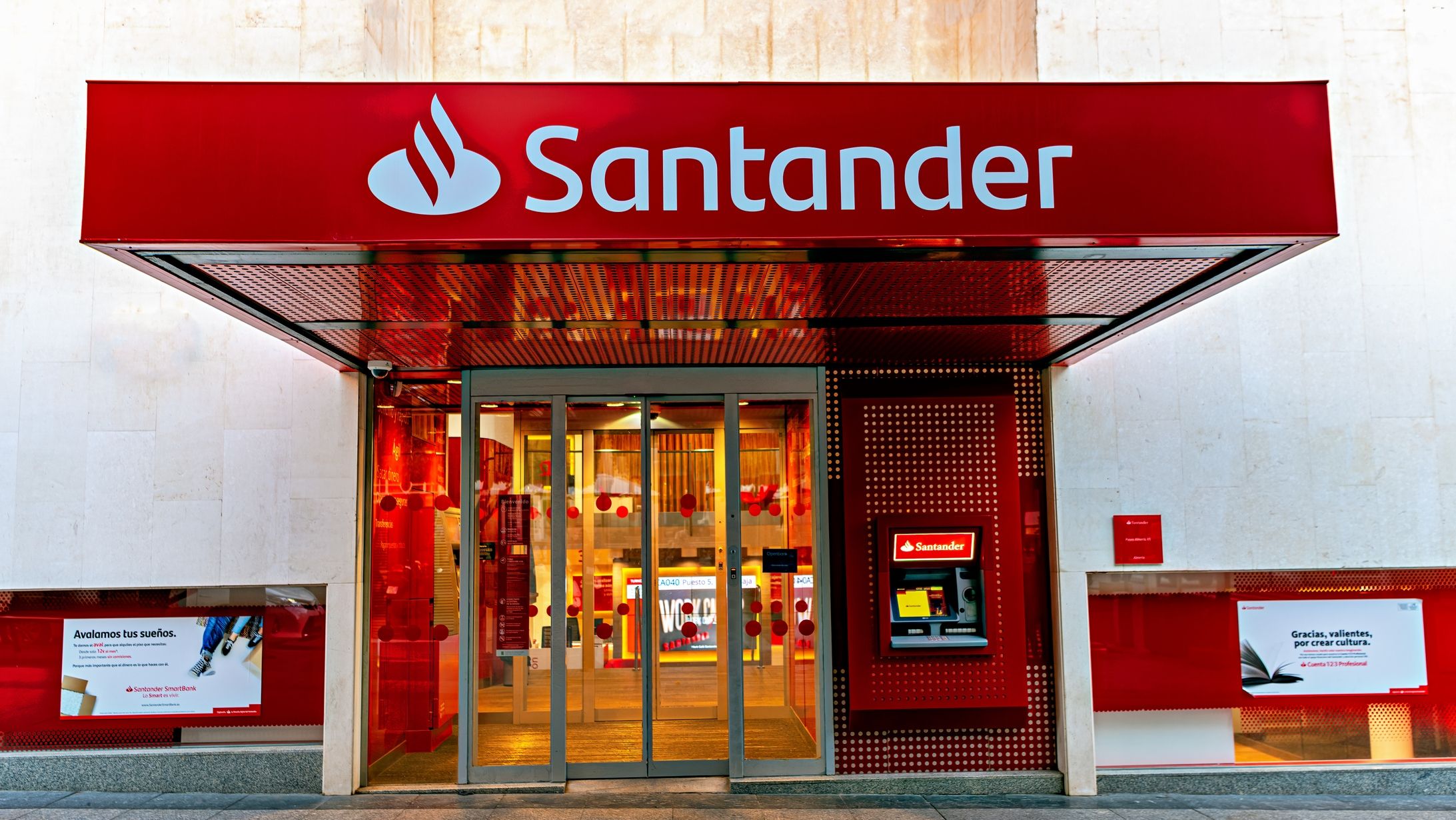 Santander lança ‘Alerta de Segurança’ que interrompe transações durante chamadas telefônicas suspeitas