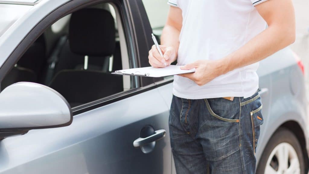 Garantia de motor existe? Entenda seu direito ao comprar um carro usado