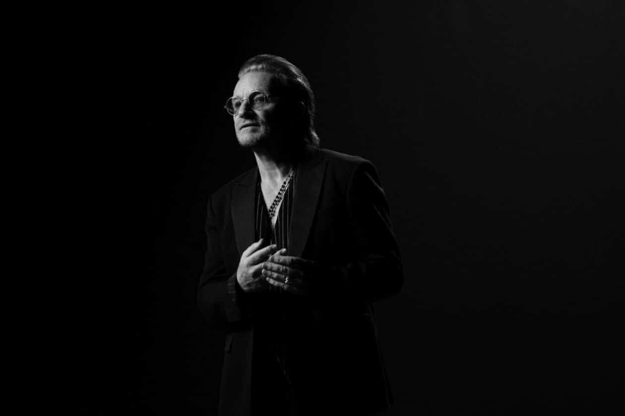 Apple “está louca” para tornar o Vision Pro mais acessível, revela Bono
