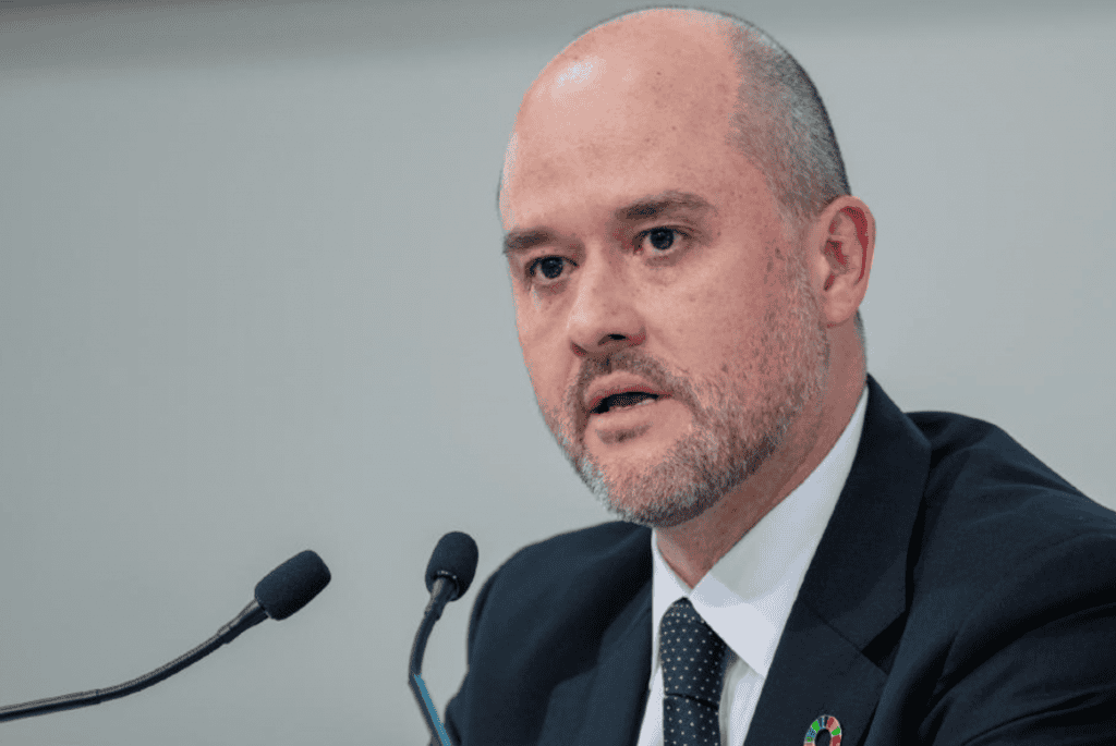 Em crise, Nissan vai demitir funcionários e fechar fábricas