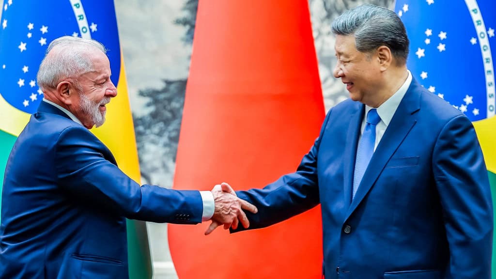 Pergunta sobre TikTok partiu de Lula, não Janja, diz presidente na China