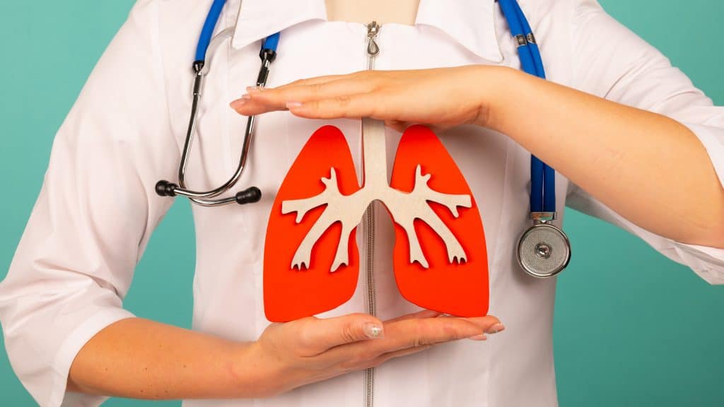 O que é Síndrome Respiratória Aguda Grave? Entenda os sintomas e como se proteger