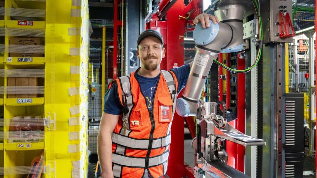 Amazon integra robôs aos armazéns e muda perfil dos empregos