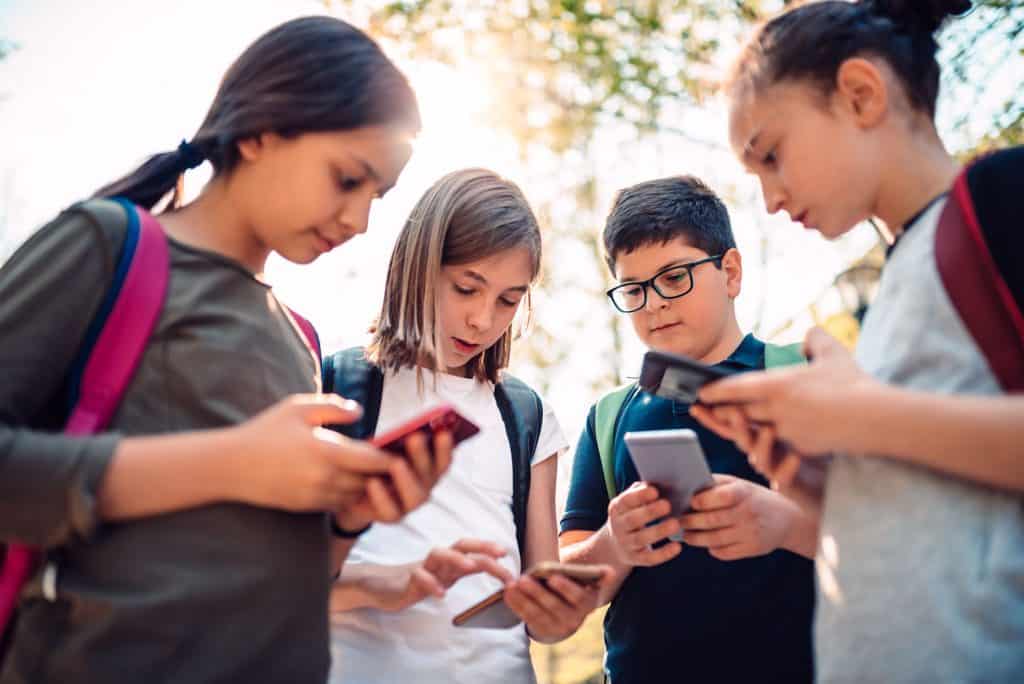 Apple tenta barrar lei que exige controle parental no Texas, diz jornal