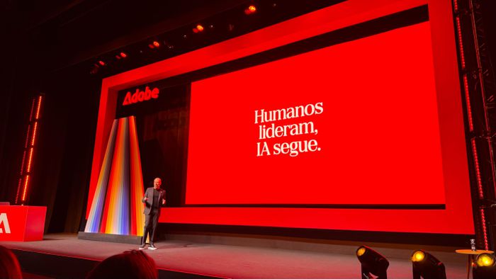 Adobe estreia Summit no Brasil com inovações em IA para marketing