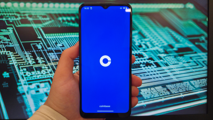 Coinbase confirma vazamento de dados de usuários após ataque cibernético