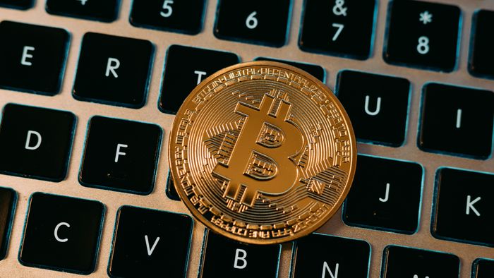 Como comprar Bitcoin no Brasil? Veja o que é preciso para investir na moeda