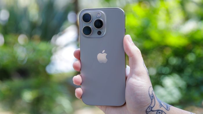 Cupom derruba preço do iPhone 16 Pro; veja como economizar R$ 1.764 no Magalu