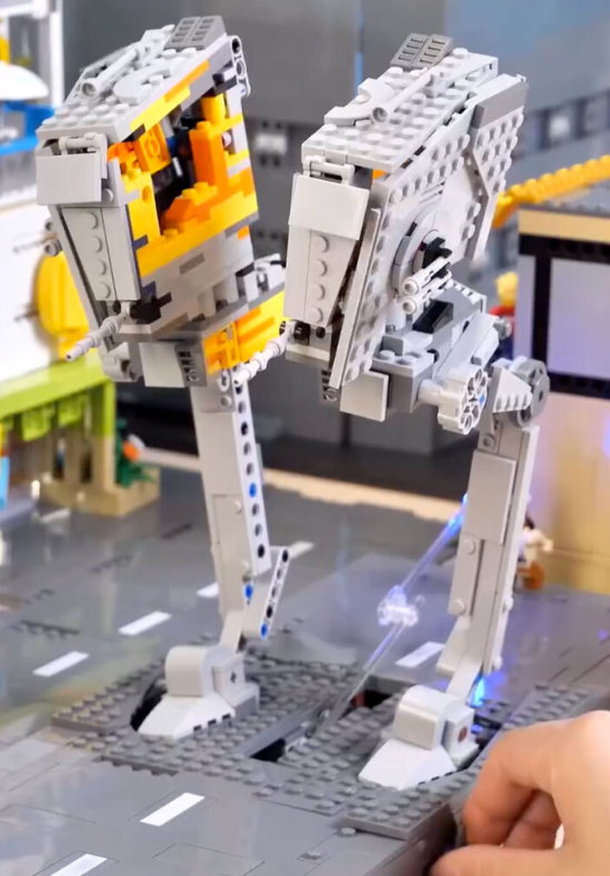 Fã recria cena épica de Star Wars: The Force Unleashed com LEGO em incrível display cinético