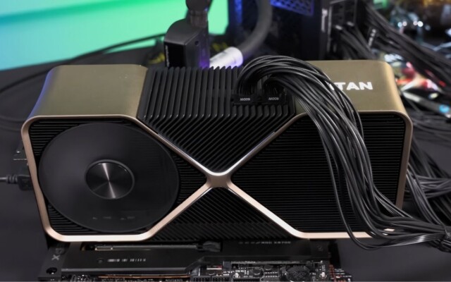 Vídeo mostra protótipo da RTX Titan Ada, da série RTX 40, com testes de desempenho
